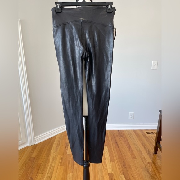 Spanx size medium leggings work out support layer athleisure shapewear black EUC - Picture 2 of 8